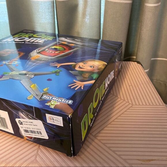 PlayMonster Drone Home Game with Real Flying Drone 8 & Up Gift Board Family Fun - Picture 7 of 16